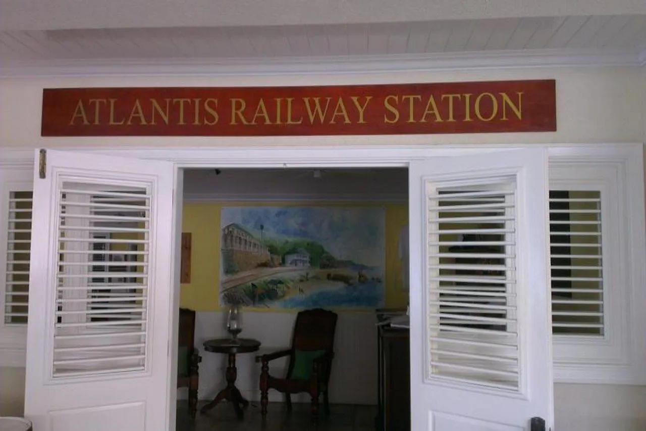 The Atlantis Historic Inn Saint Joseph